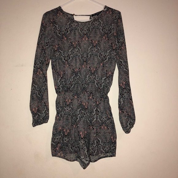 Patterned Romper - Picture 3 of 4